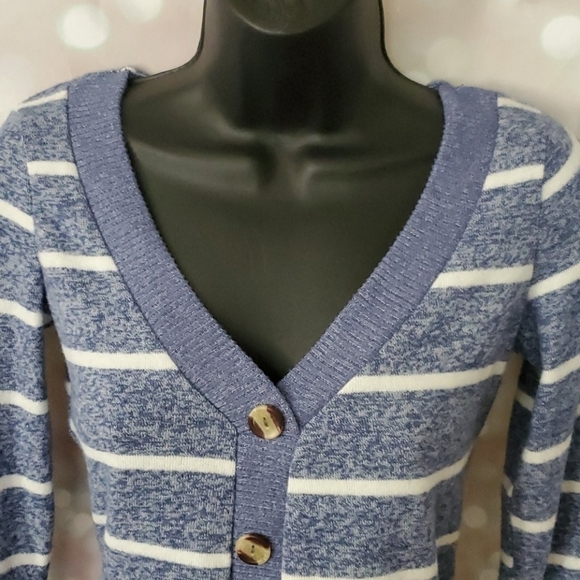 Poof V-Neck Soft Fitted Top - Picture 2 of 3